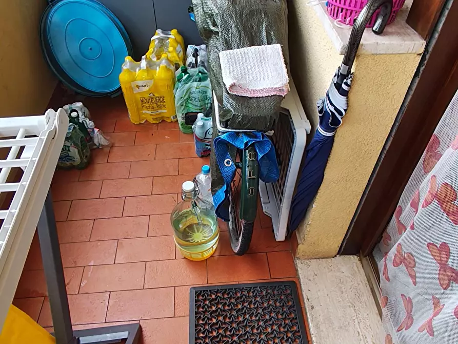 Immagine 30 di Appartamento in vendita  a Lucca