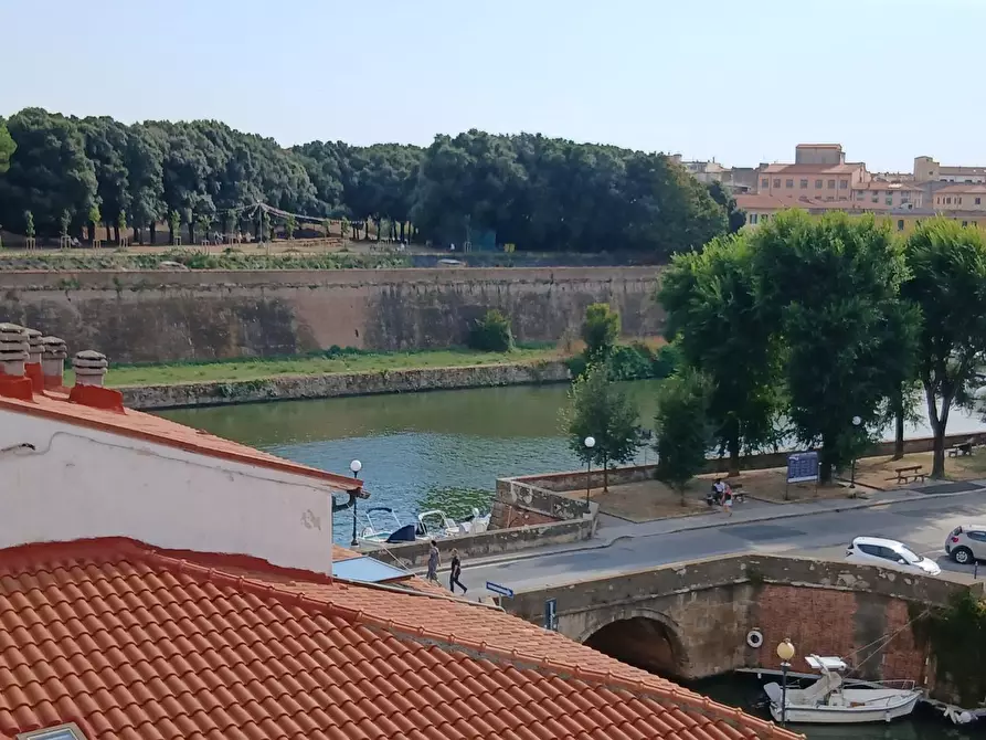 Immagine 42 di Appartamento in vendita  a Livorno