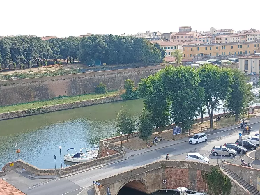 Immagine 36 di Appartamento in vendita  a Livorno