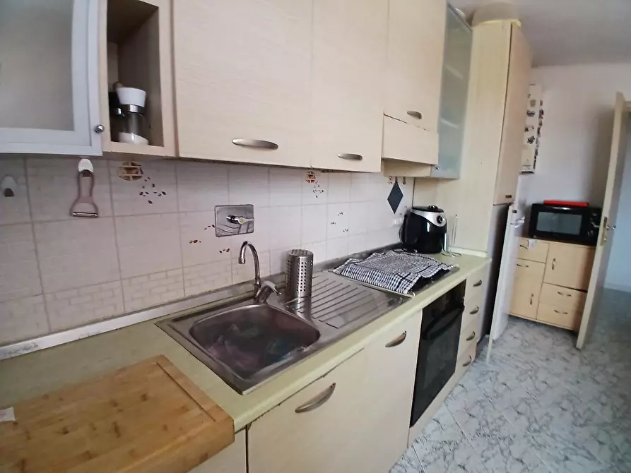 Immagine 11 di Appartamento in vendita  a Livorno