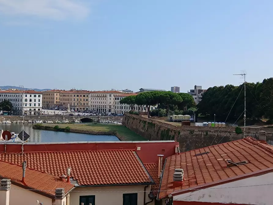 Immagine 35 di Appartamento in vendita  a Livorno