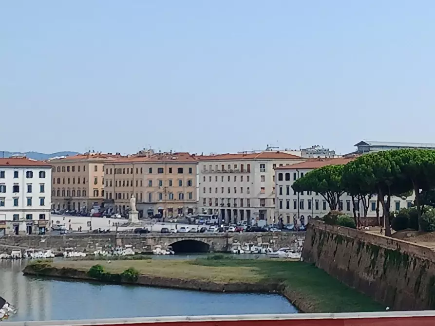 Immagine 38 di Appartamento in vendita  a Livorno