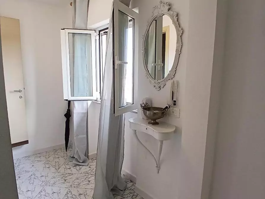 Immagine 22 di Appartamento in vendita  a Livorno