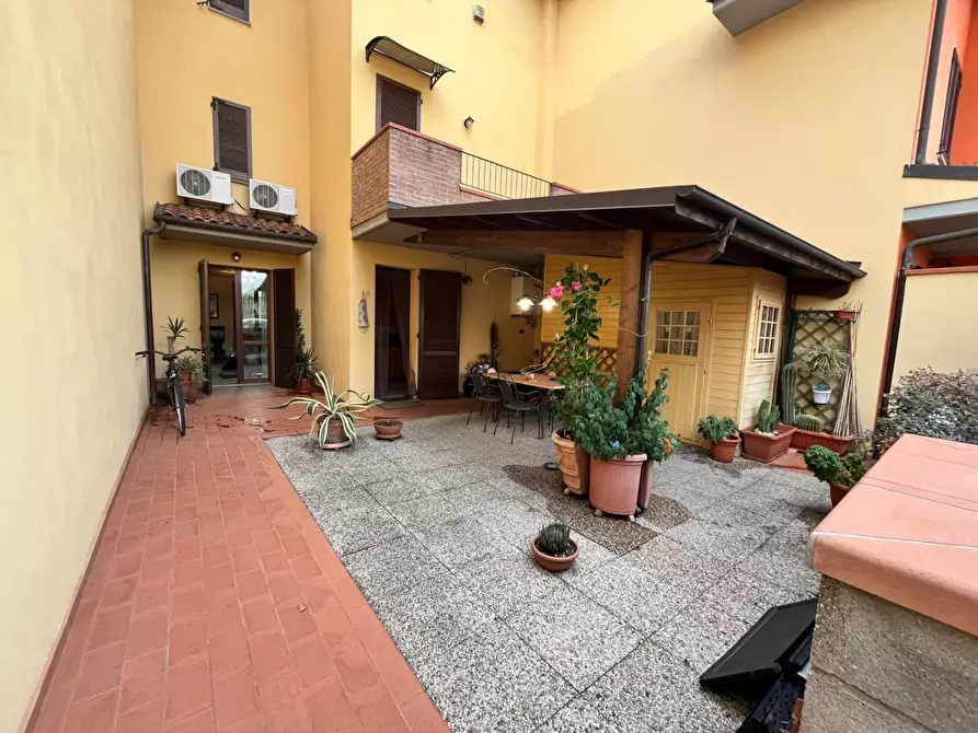 Immagine 48 di Villetta a schiera in vendita  a Altopascio