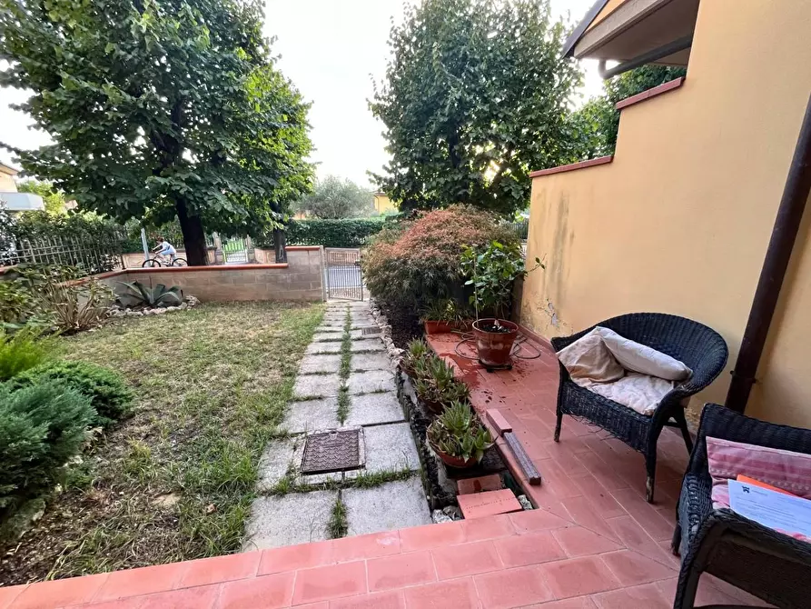 Immagine 33 di Villetta a schiera in vendita  a Altopascio