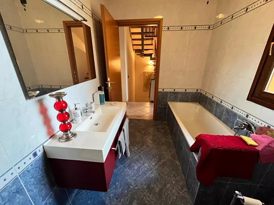 Immagine 27 di Villetta a schiera in vendita  a Altopascio