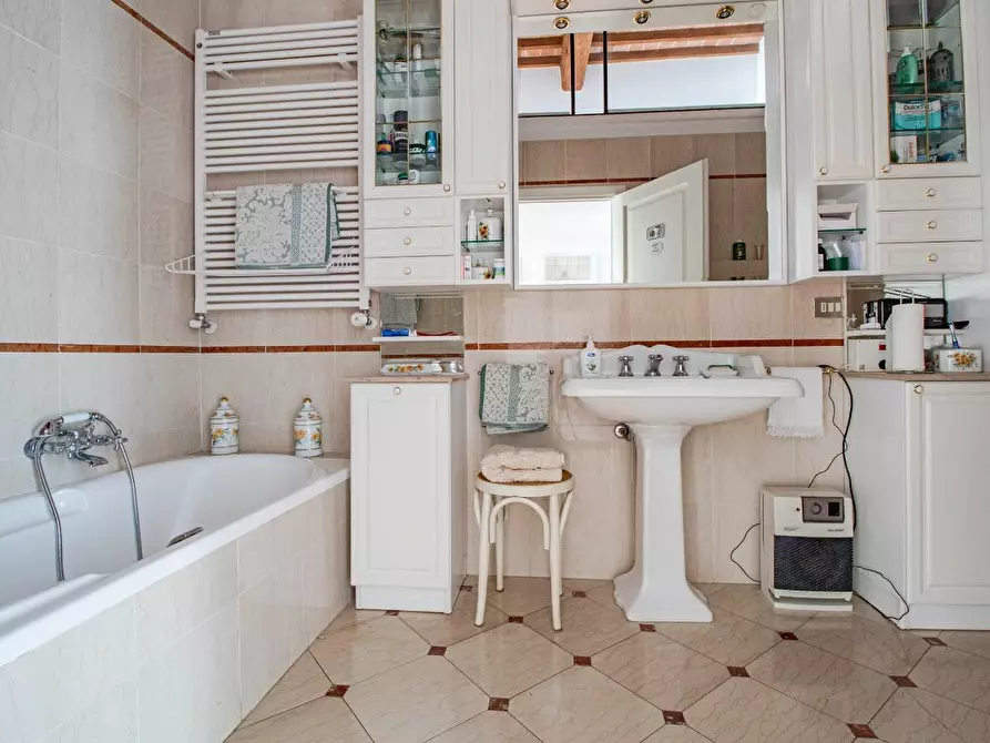 Immagine 23 di Appartamento in vendita  a Pisa