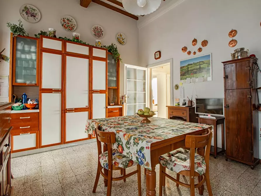 Immagine 12 di Appartamento in vendita  a Pisa