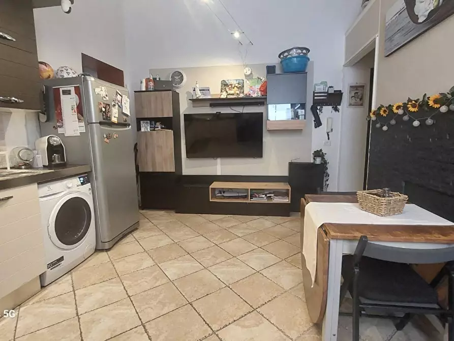 Immagine 8 di Appartamento in vendita  a Livorno