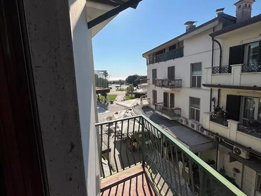 Immagine 1 di Appartamento in vendita  a Pietrasanta