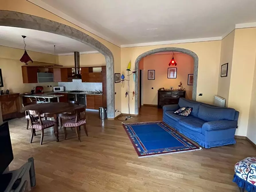 Immagine 2 di Appartamento in vendita  a Pietrasanta