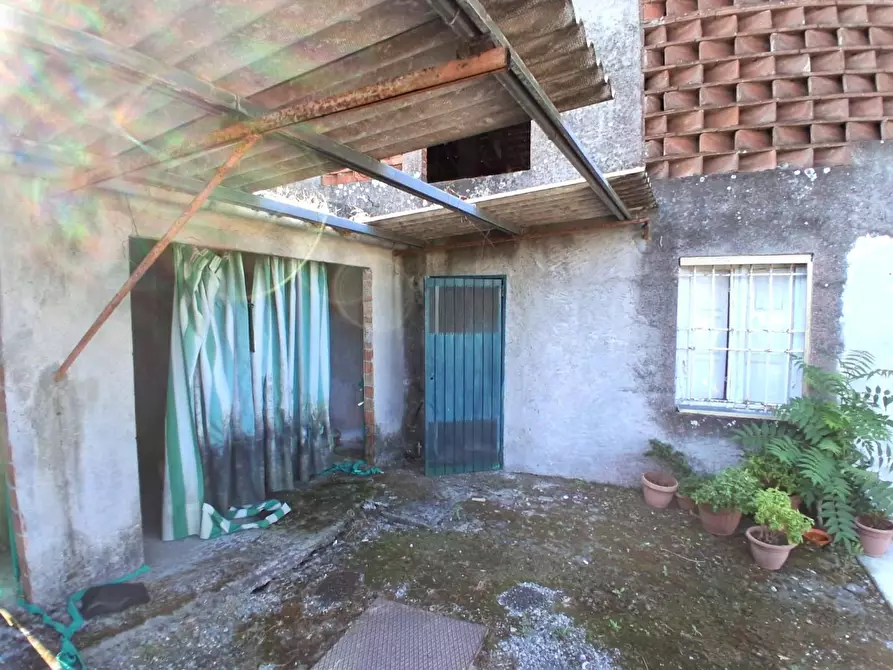 Immagine 7 di Deposito in vendita  a Capannori