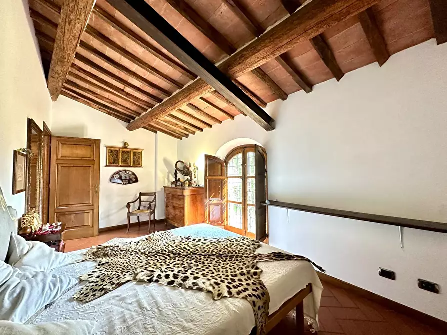 Immagine 23 di Rustico / casale in vendita  a Lucca