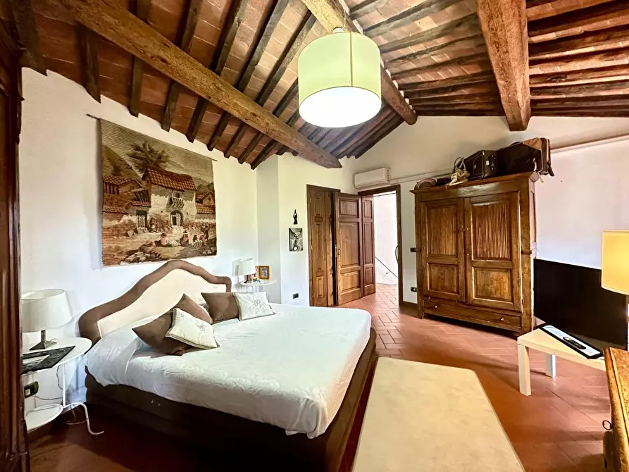 Immagine 20 di Rustico / casale in vendita  a Lucca