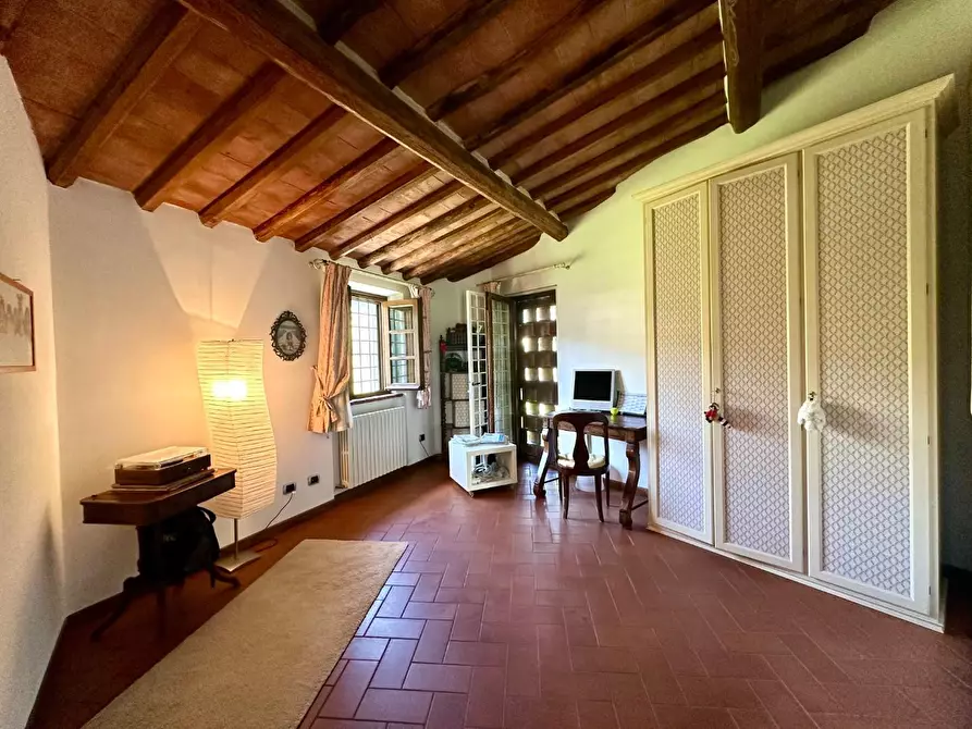 Immagine 26 di Rustico / casale in vendita  a Lucca