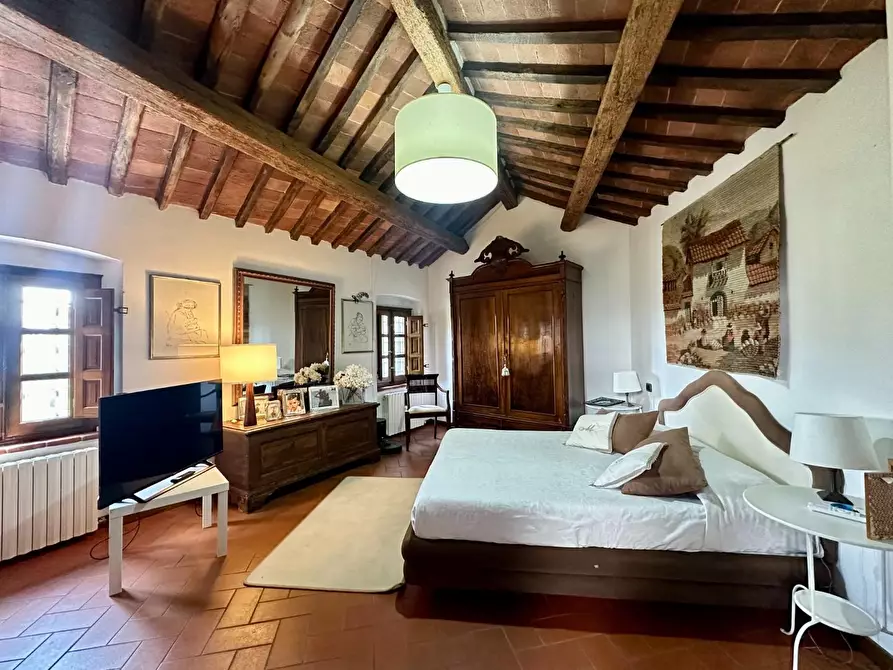 Immagine 18 di Rustico / casale in vendita  a Lucca