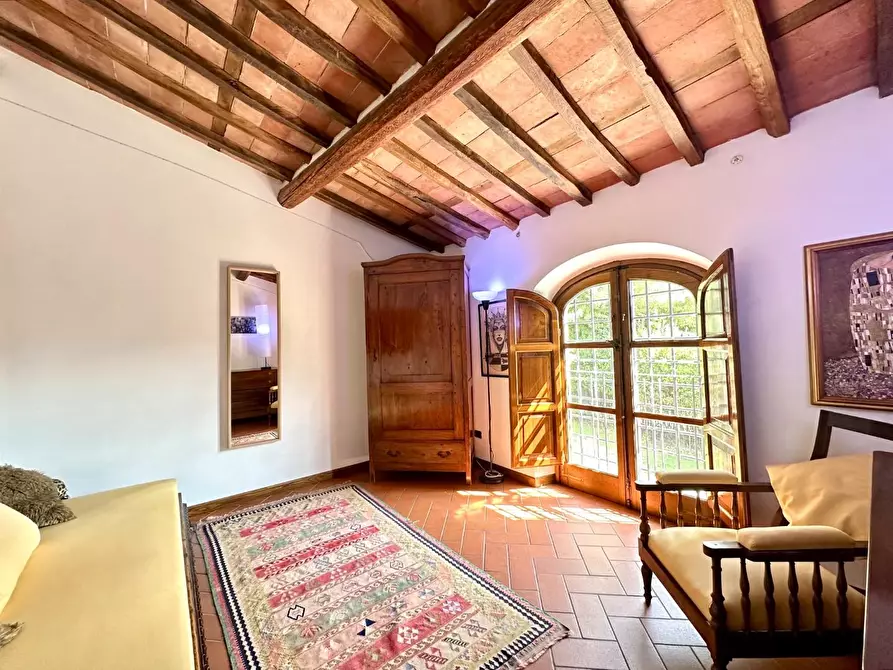 Immagine 52 di Rustico / casale in vendita  a Lucca
