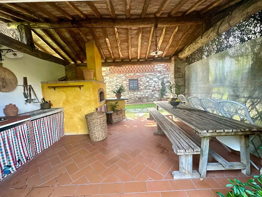 Immagine 34 di Rustico / casale in vendita  a Lucca