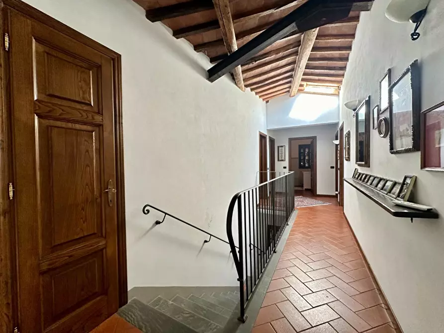 Immagine 47 di Rustico / casale in vendita  a Lucca