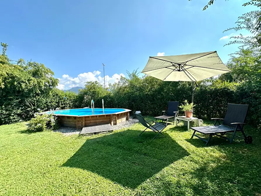 Immagine 4 di Rustico / casale in vendita  a Lucca