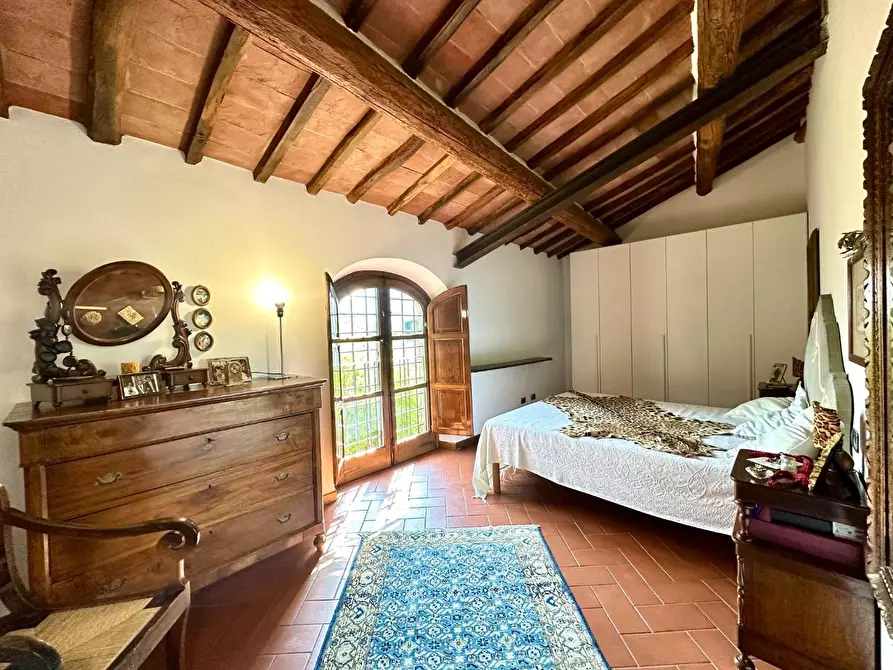 Immagine 50 di Rustico / casale in vendita  a Lucca