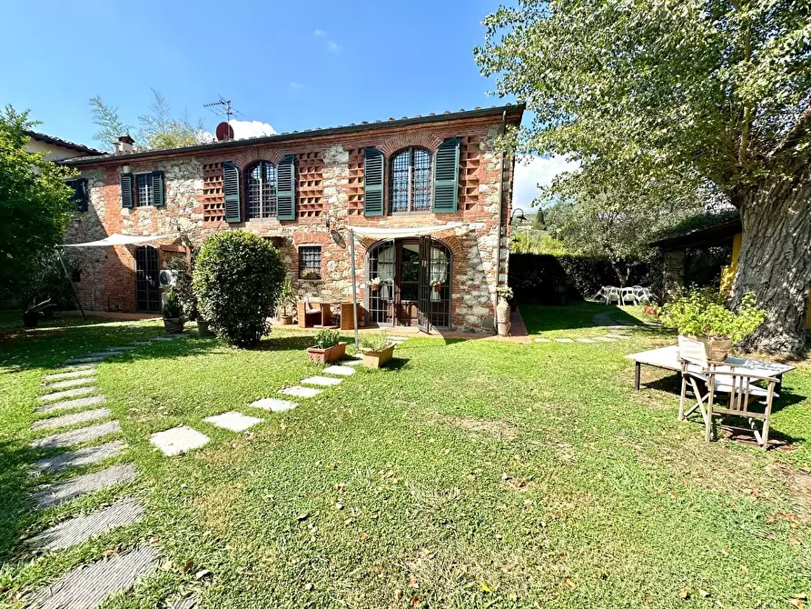 Immagine 62 di Rustico / casale in vendita  a Lucca
