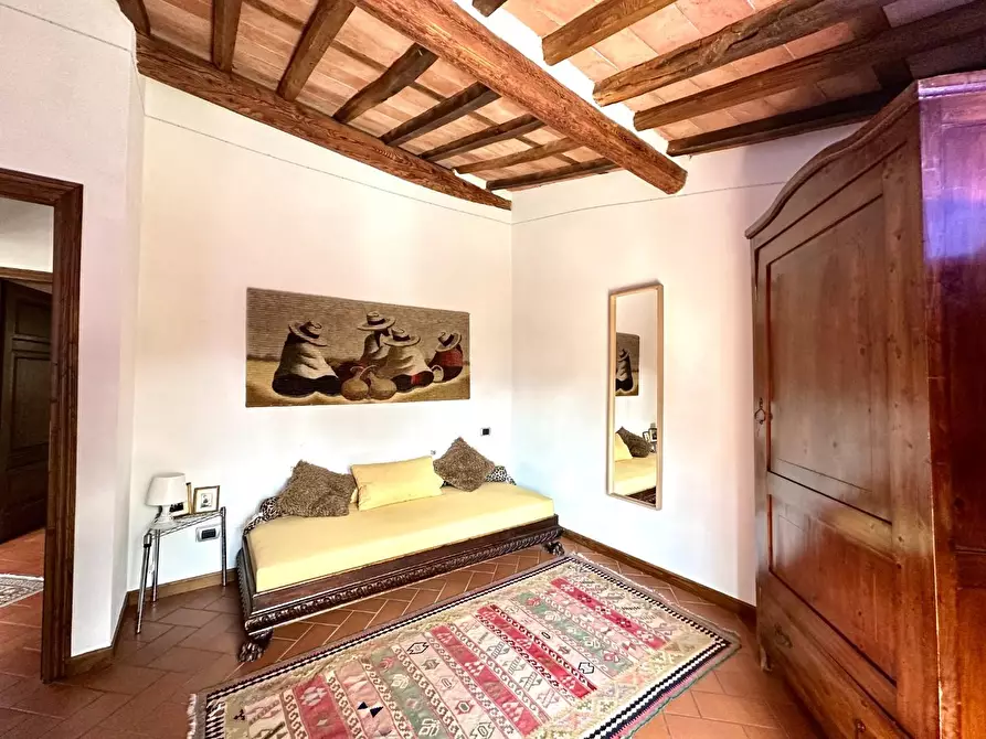 Immagine 25 di Rustico / casale in vendita  a Lucca