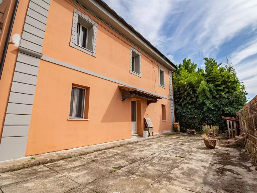 Immagine 1 di Villetta a schiera in vendita  a San Giuliano Terme