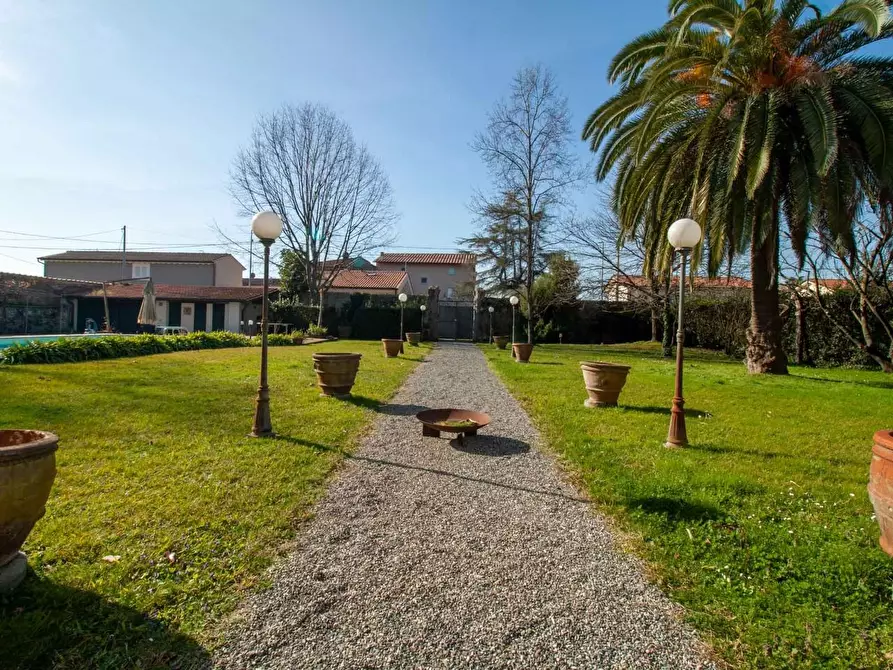 Immagine 12 di Villa in vendita  a San Giuliano Terme