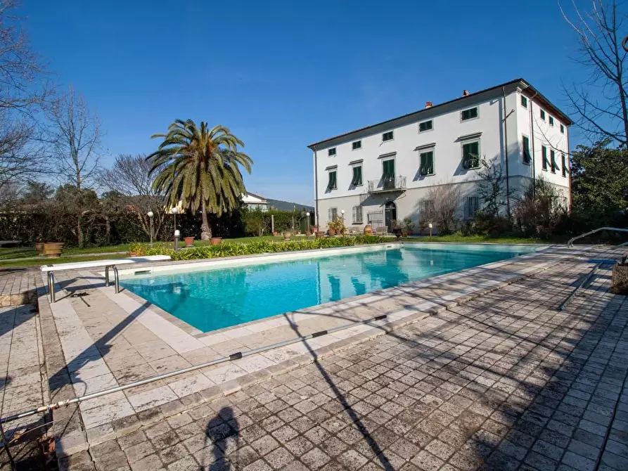 Immagine 9 di Villa in vendita  a San Giuliano Terme