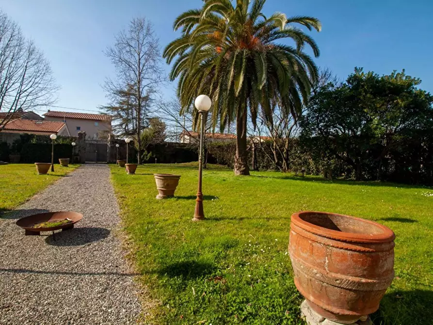 Immagine 14 di Villa in vendita  a San Giuliano Terme