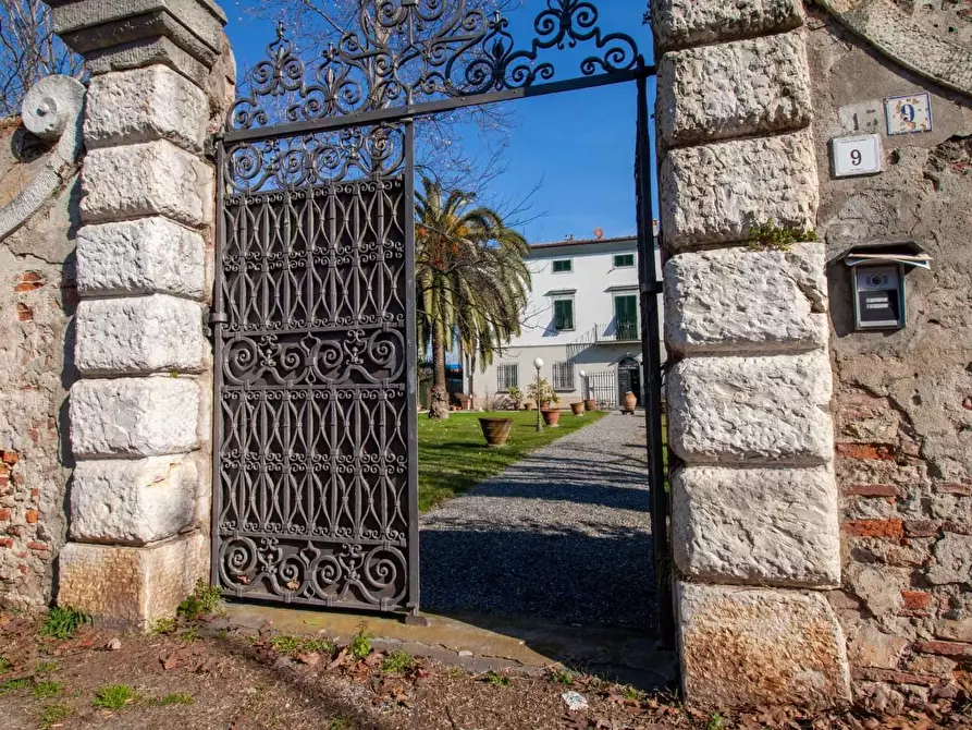 Immagine 3 di Villa in vendita  a San Giuliano Terme
