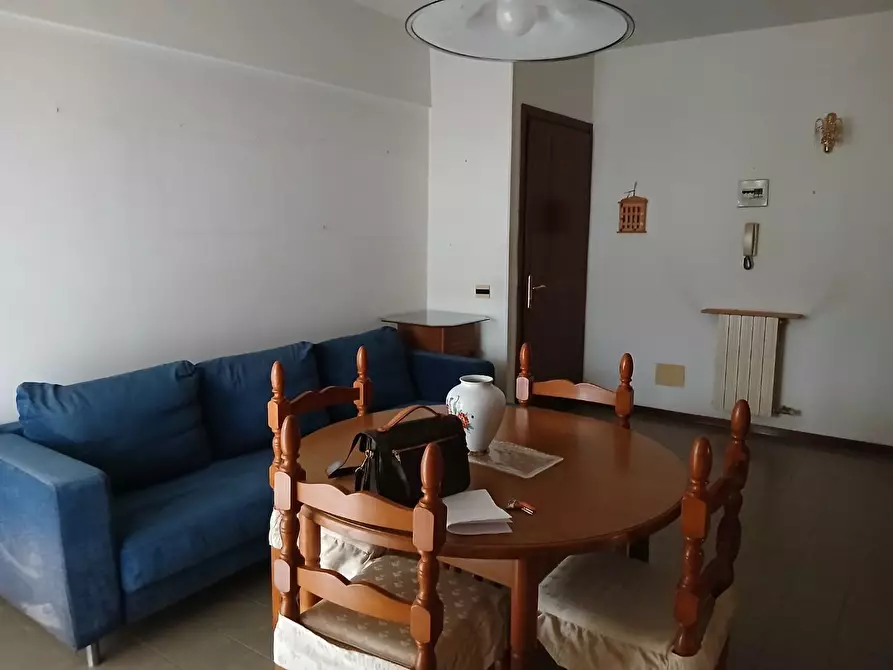 Immagine 2 di Appartamento in vendita  a Massa