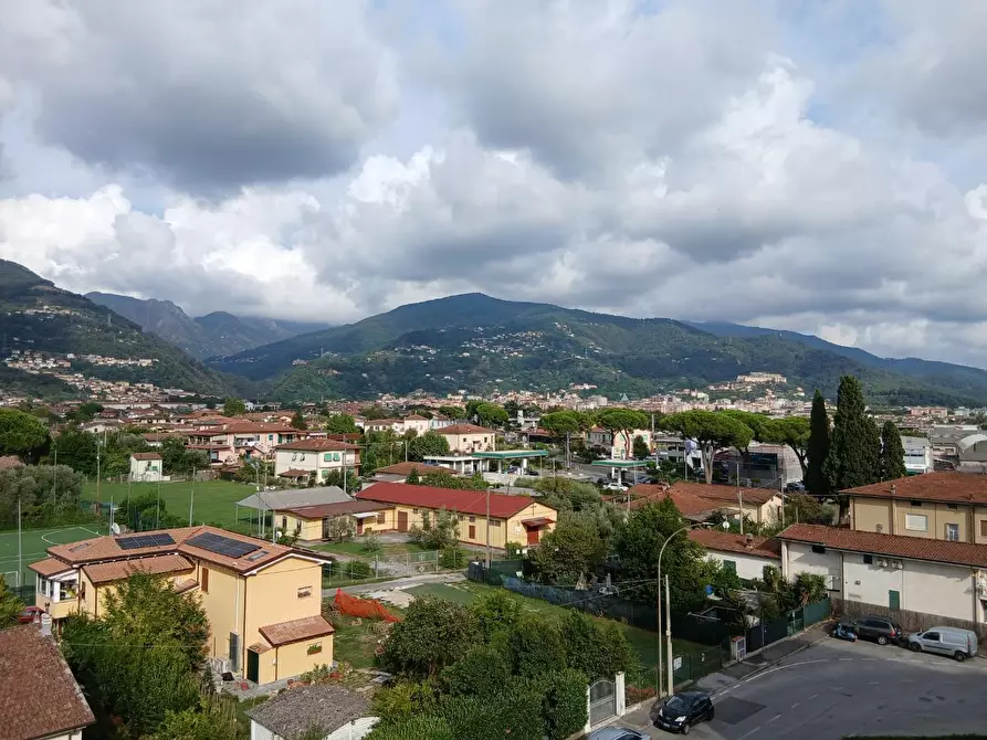 Immagine 13 di Appartamento in vendita  a Massa