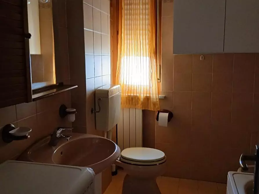 Immagine 10 di Appartamento in vendita  a Massa