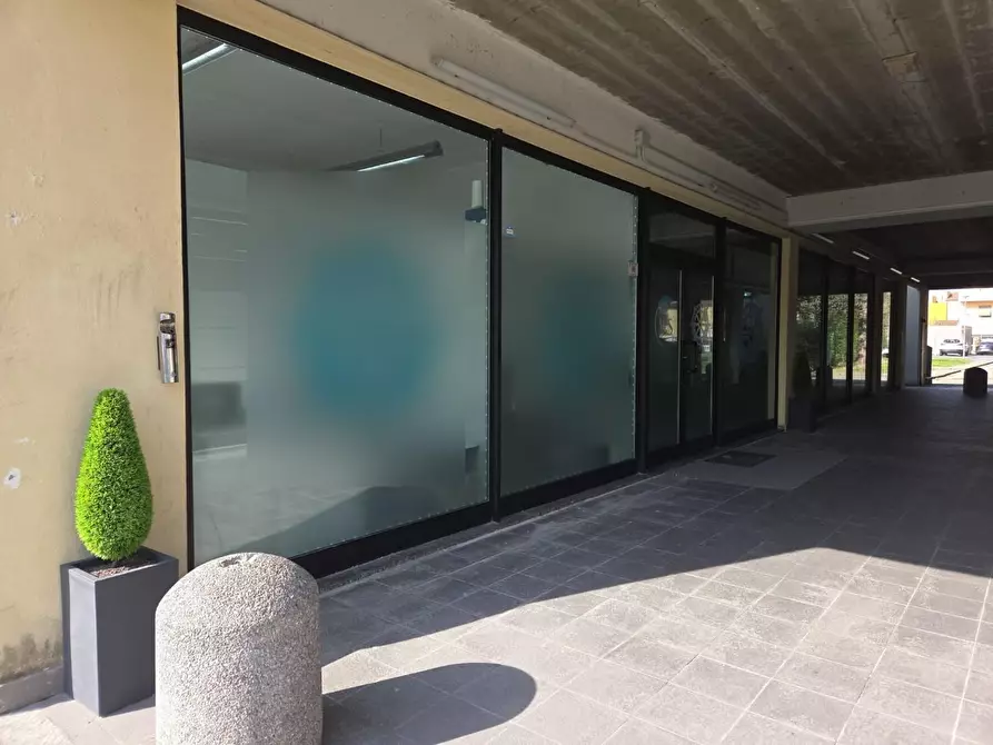 Immagine 2 di Locale commerciale in vendita  a Porcari