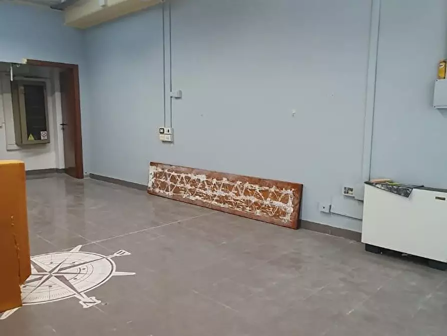 Immagine 4 di Locale commerciale in vendita  a Porcari