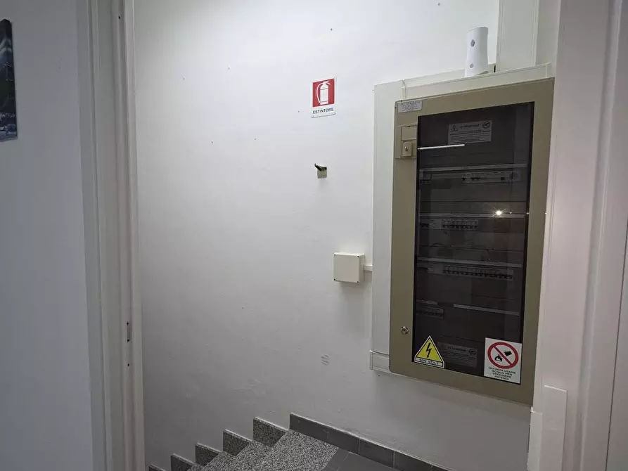 Immagine 10 di Locale commerciale in vendita  a Porcari