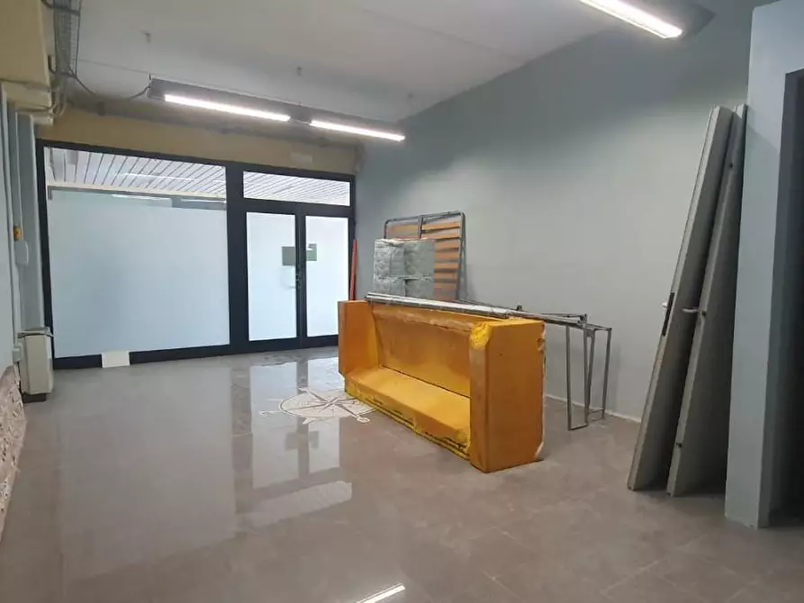 Immagine 3 di Locale commerciale in vendita  a Porcari