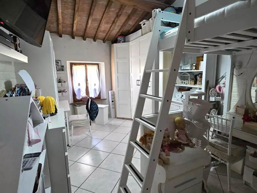 Immagine 13 di Appartamento in vendita  a Colle Di Val D'elsa