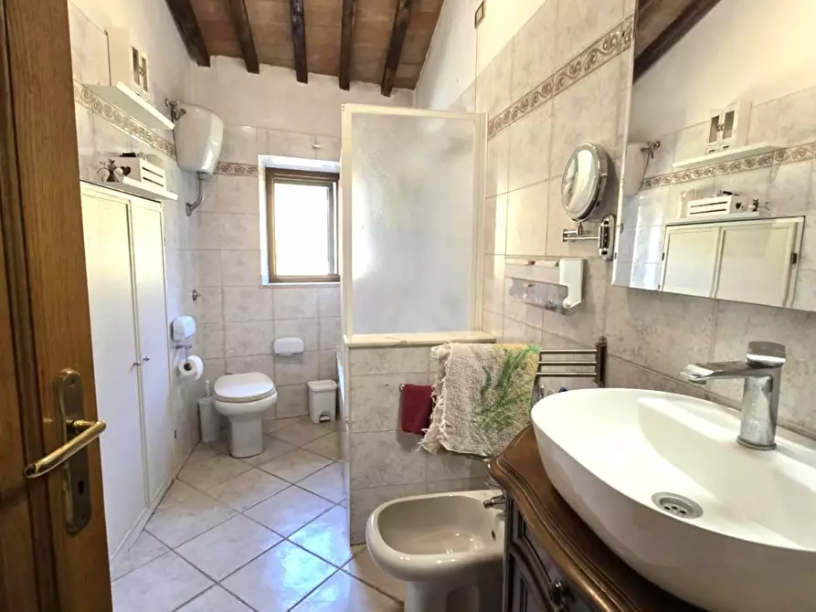 Immagine 11 di Appartamento in vendita  a Colle Di Val D'elsa