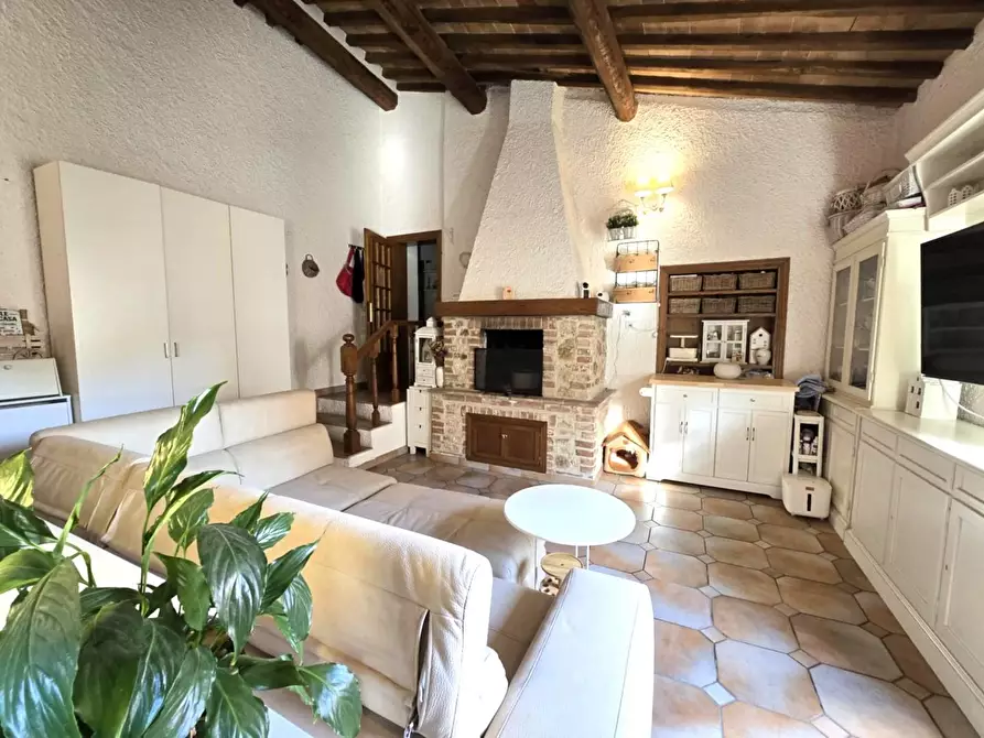 Immagine 1 di Appartamento in vendita  a Colle Di Val D'elsa