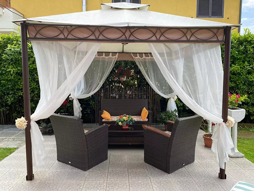 Immagine 17 di Casa semindipendente in vendita  a Massa