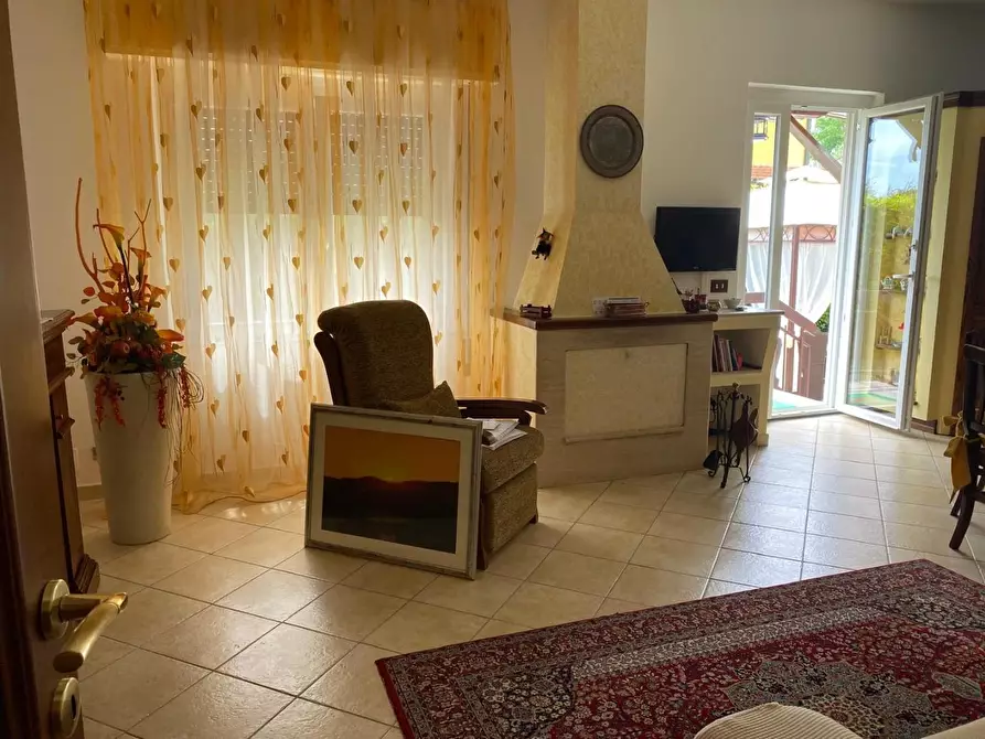 Immagine 23 di Casa semindipendente in vendita  a Massa