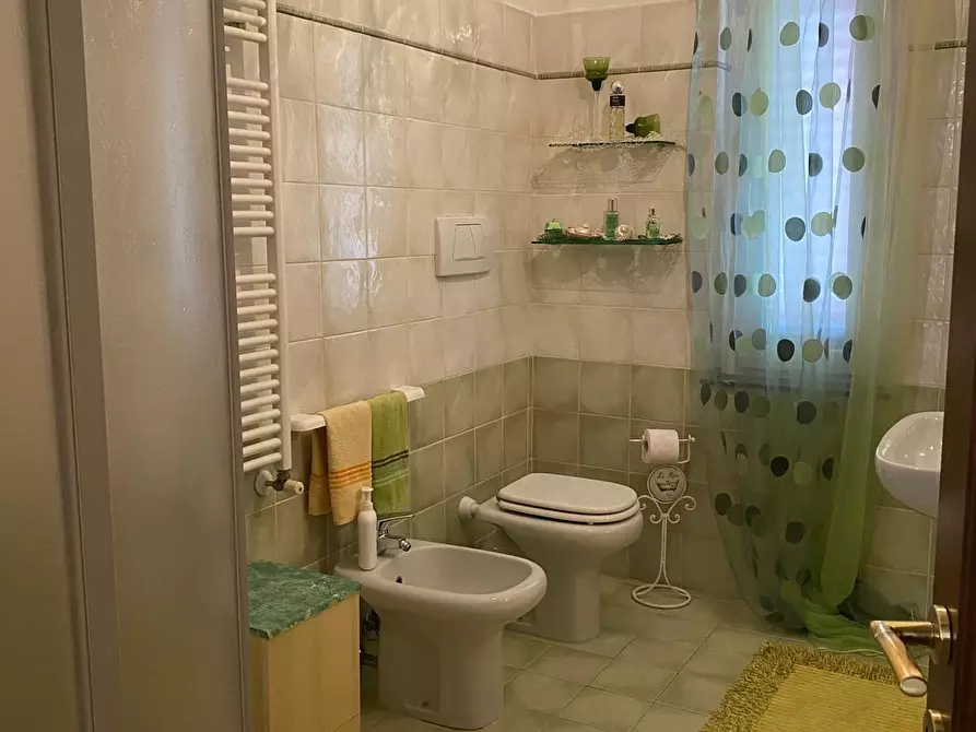 Immagine 3 di Casa semindipendente in vendita  a Massa