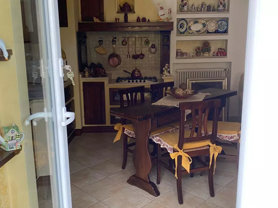 Immagine 14 di Casa semindipendente in vendita  a Massa