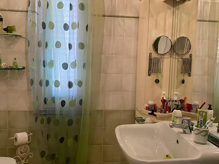 Immagine 2 di Casa semindipendente in vendita  a Massa