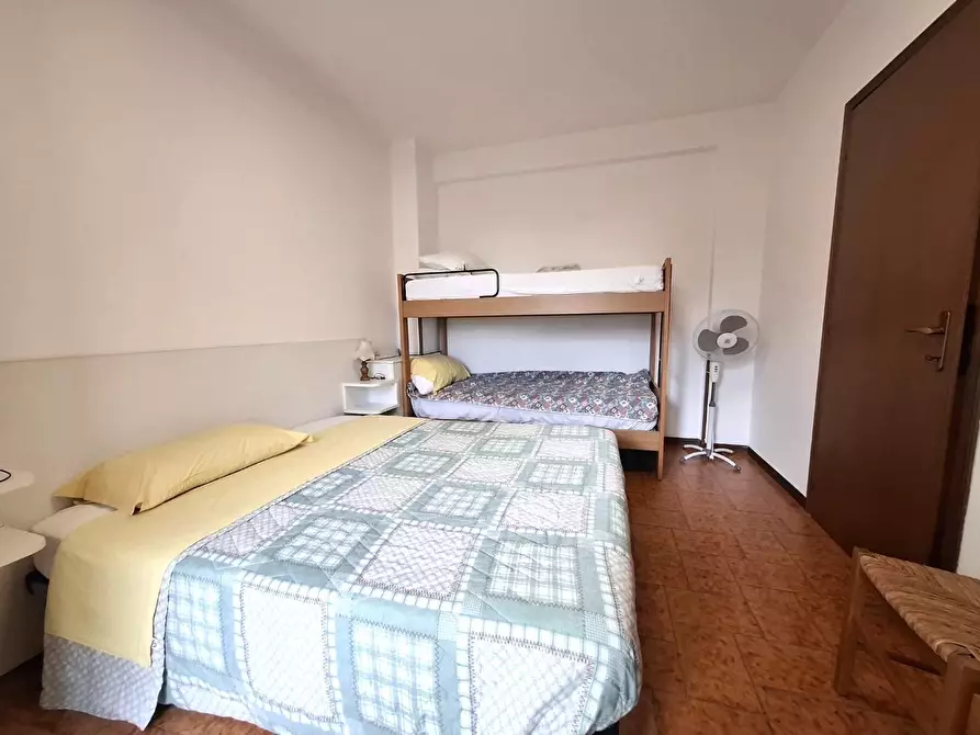 Immagine 12 di Appartamento in vendita  a Carrara