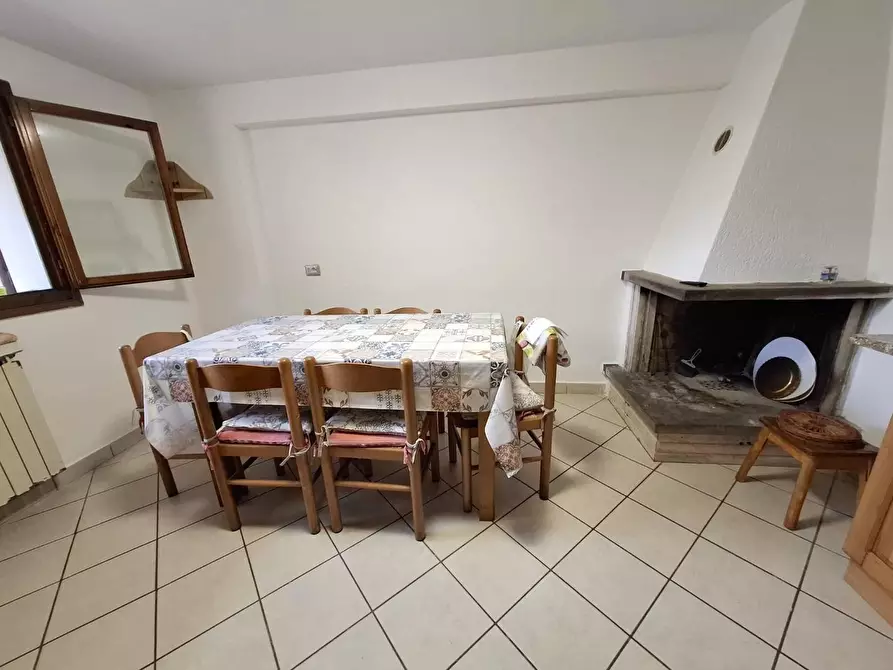 Immagine 18 di Appartamento in vendita  a Carrara