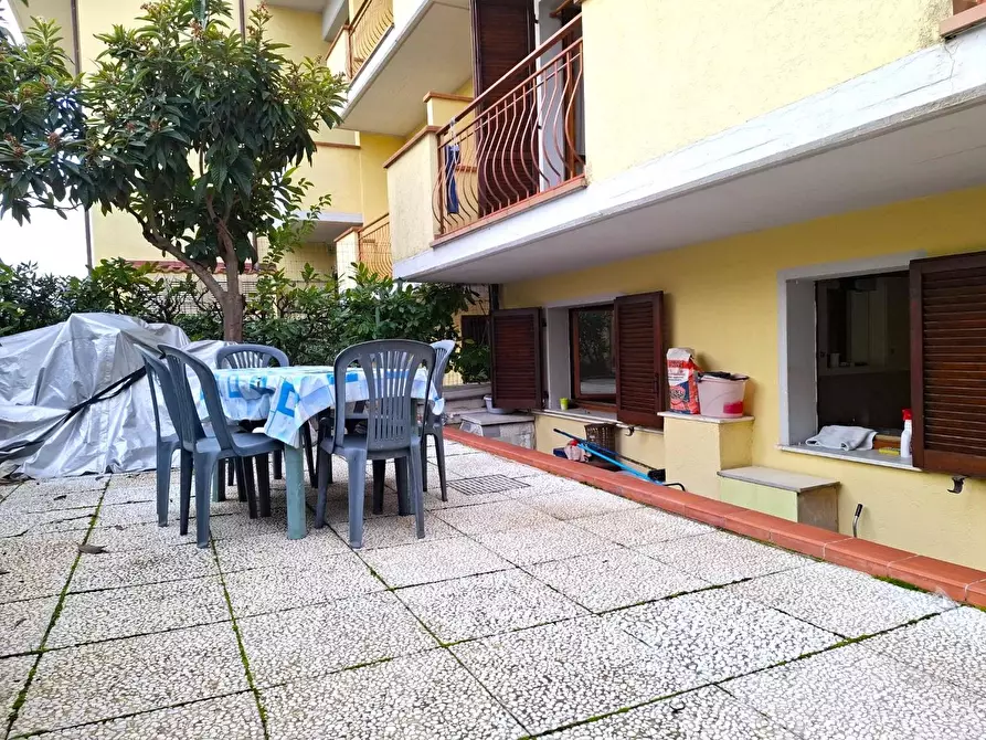 Immagine 3 di Appartamento in vendita  a Carrara